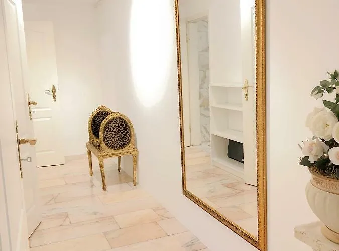 Apartment F10 Roth